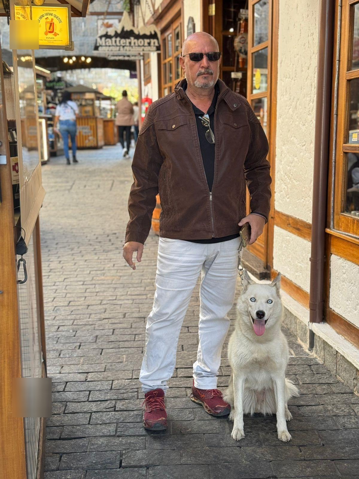 Dr. Marcelo com Kyra em destino exclusivo